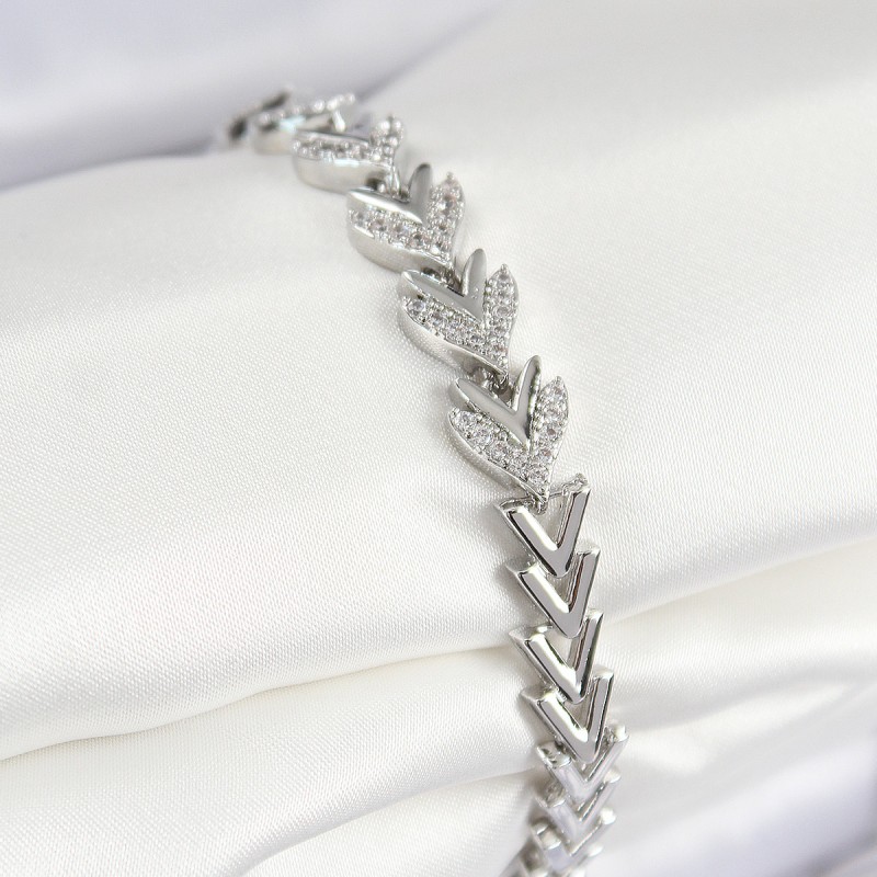 Pirinç Zirkon Taşlı Sıralı Ok Model Gümüş Renk Kadın Bileklik