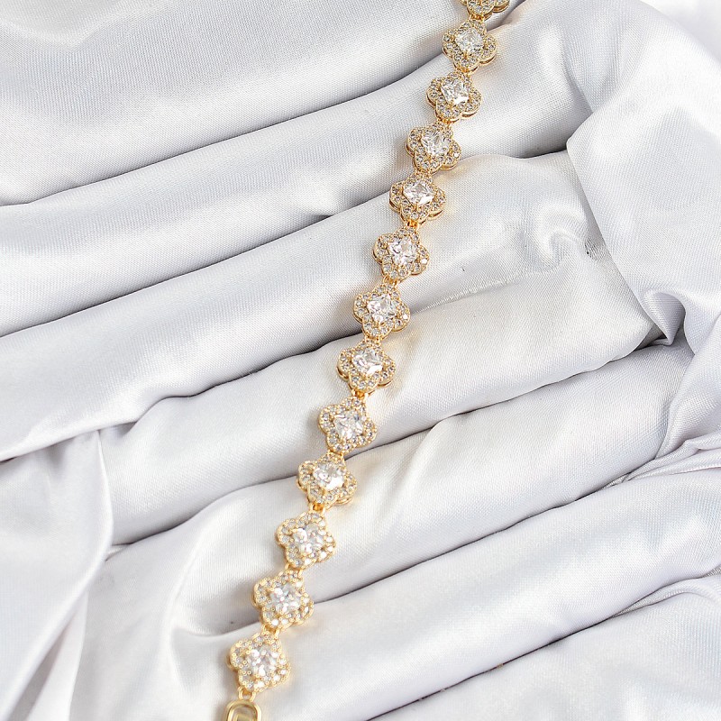 Pirinç Zirkon Taşlı Yonca Baget Model Gold Renk VIP Seri Kadın Bileklik