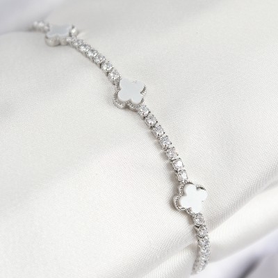 Pirinç Zirkon Taşlı Yonca Model Gümüş Renk Kadın Bileklik