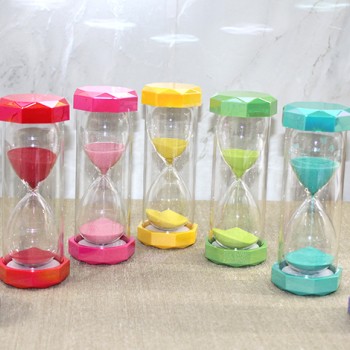 Plastik Çerçeveli Renkli 15 Dk Kum Saati 