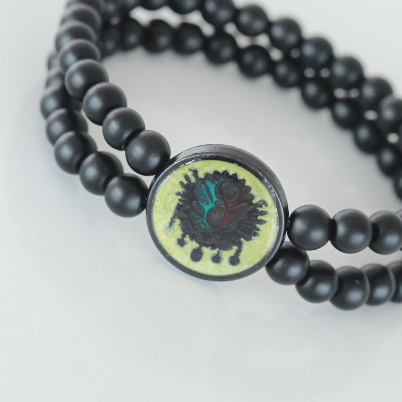 Sarı Renkli Metal Üzerine Osmanlı Arma Figürlü Siyah Renk Çift Sıra Doğal Taş Erkek Bileklik