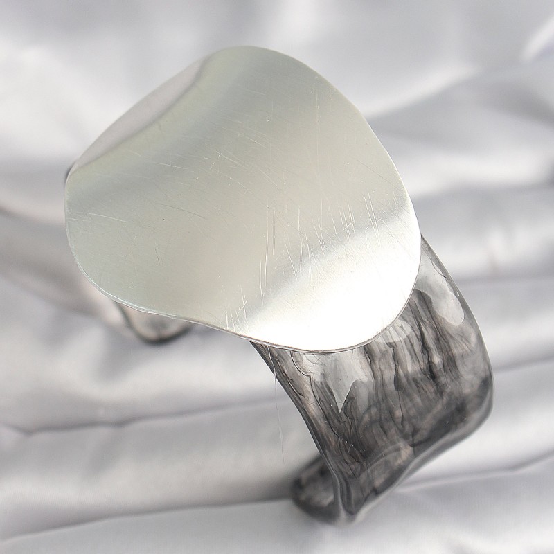 Siyah Mermer Desen Akrilik Pilastik Gümüş Plaka Model Vintage Kadın Bilezik