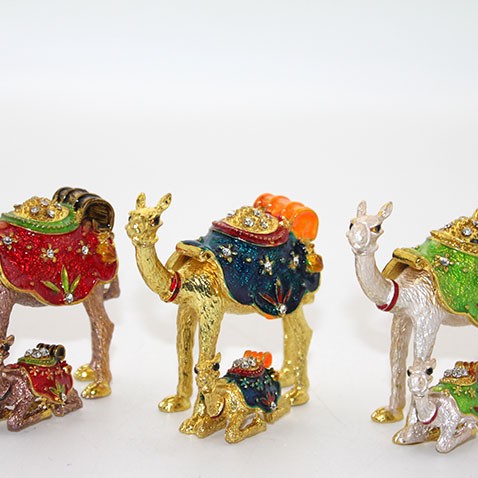 Swarovski Yavrulu Deve Model 1 