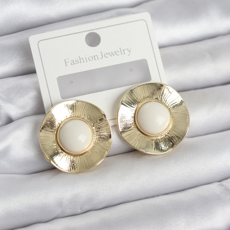 Vintage Model Beyaz Gold Renk Pirinç Kadın Küpe