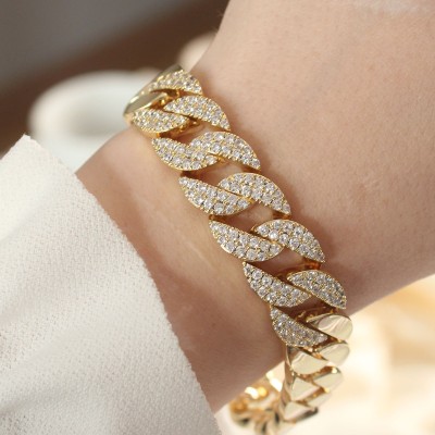 Vip Seri Pirinç Ortası Zirkon Taşlı Gold Renk Gurmet Bileklik