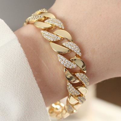 Vip Seri Pirinç Zirkon Taşlı Gold Renk Gurmet Bileklik