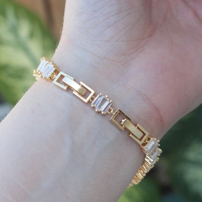 Vip Seri Pirinç Zirkon Taşlı Gold Renk Kare Su Yolu Model Bileklik