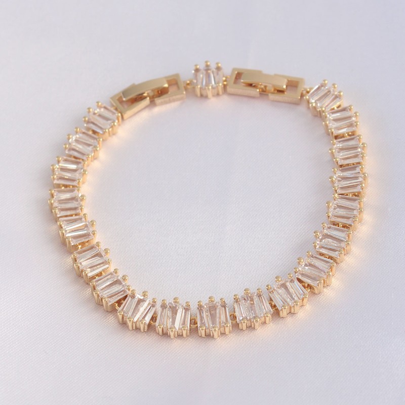 Vip Seri Pirinç Zirkon Taşlı Gold Renk Kare Su Yolu Model Bileklik