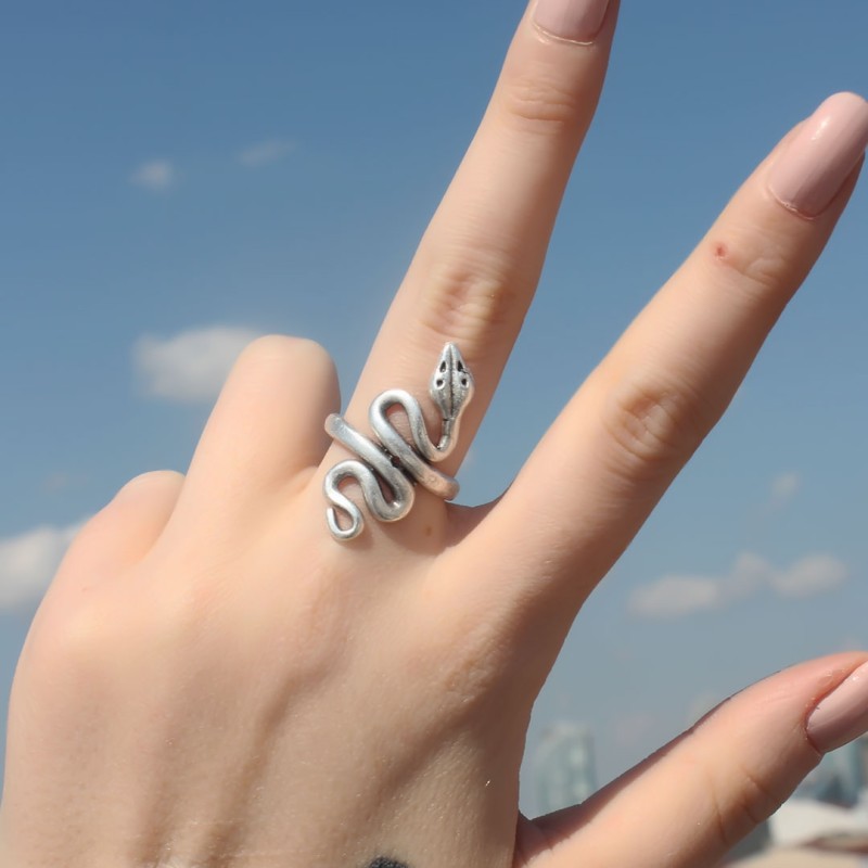 Yılan Figürlü Metal Ayarlamalı Antik Yüzük