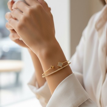 Yonca Model Pirinç Gold Renk Kadın Bileklik