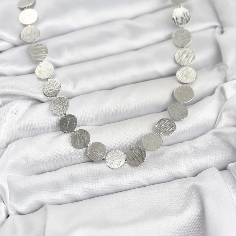 Yuvarlak Plaka Model Gümüş Renk Kadın Kolye