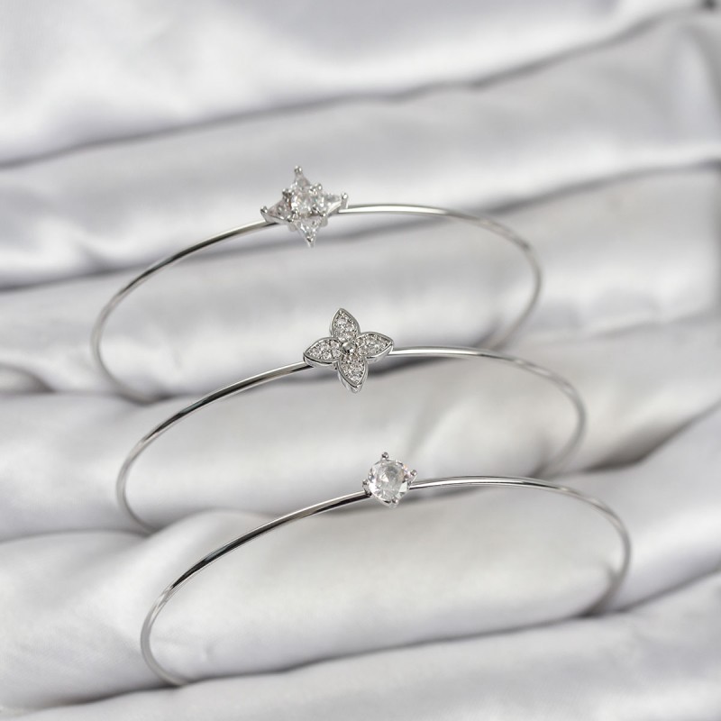 Zirkon Taşlı Gümüş Renk Yonca Model 3'lü Kadın Bileklik Kombini