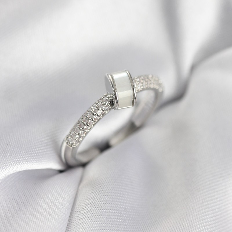 Zirkon Taşlı Sedefli Gümüş Renk Kadın Yüzük